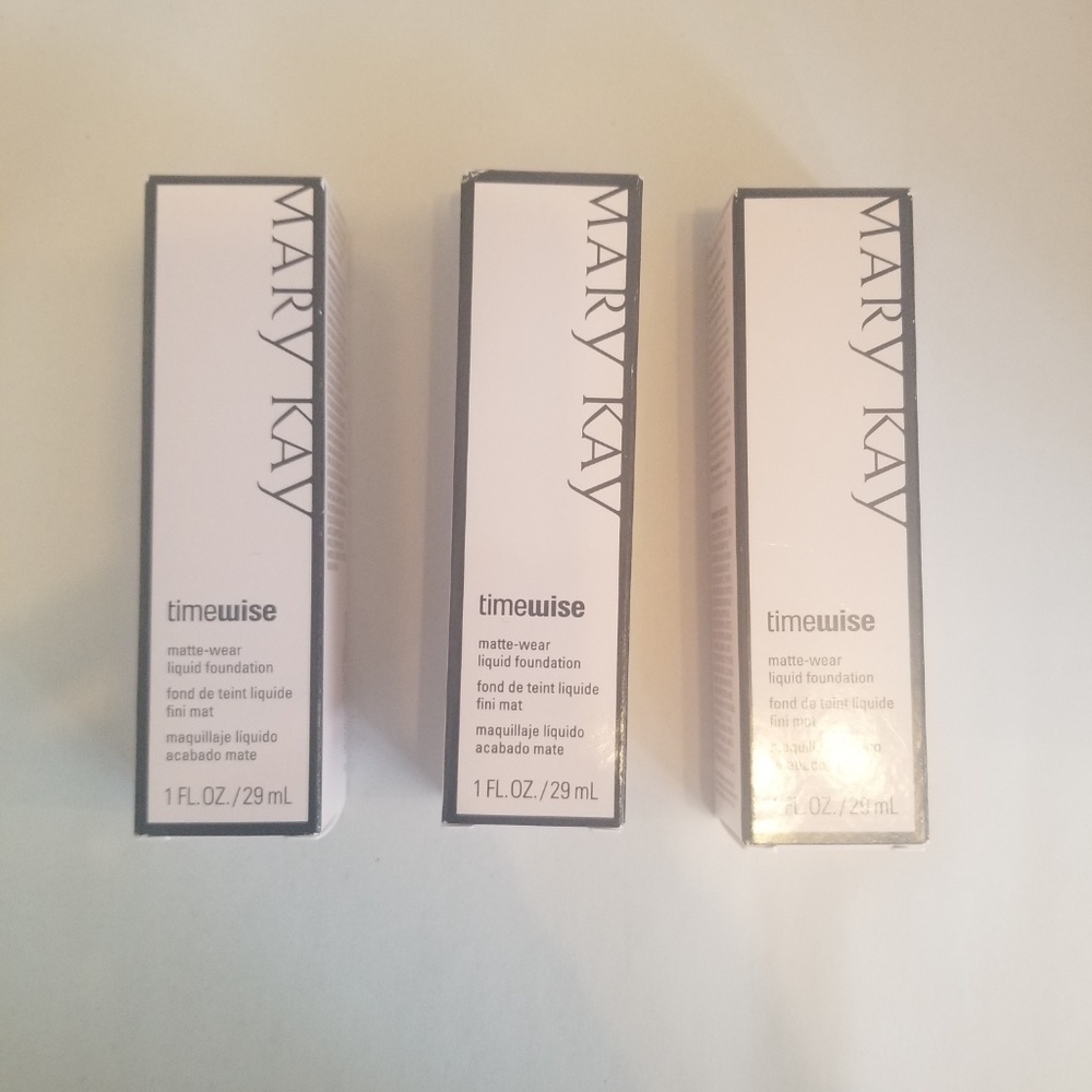 Mary Kay Matte wear liquid Foundation Bronze 8